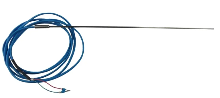 Mineral insulated thermocouple with flexible tails